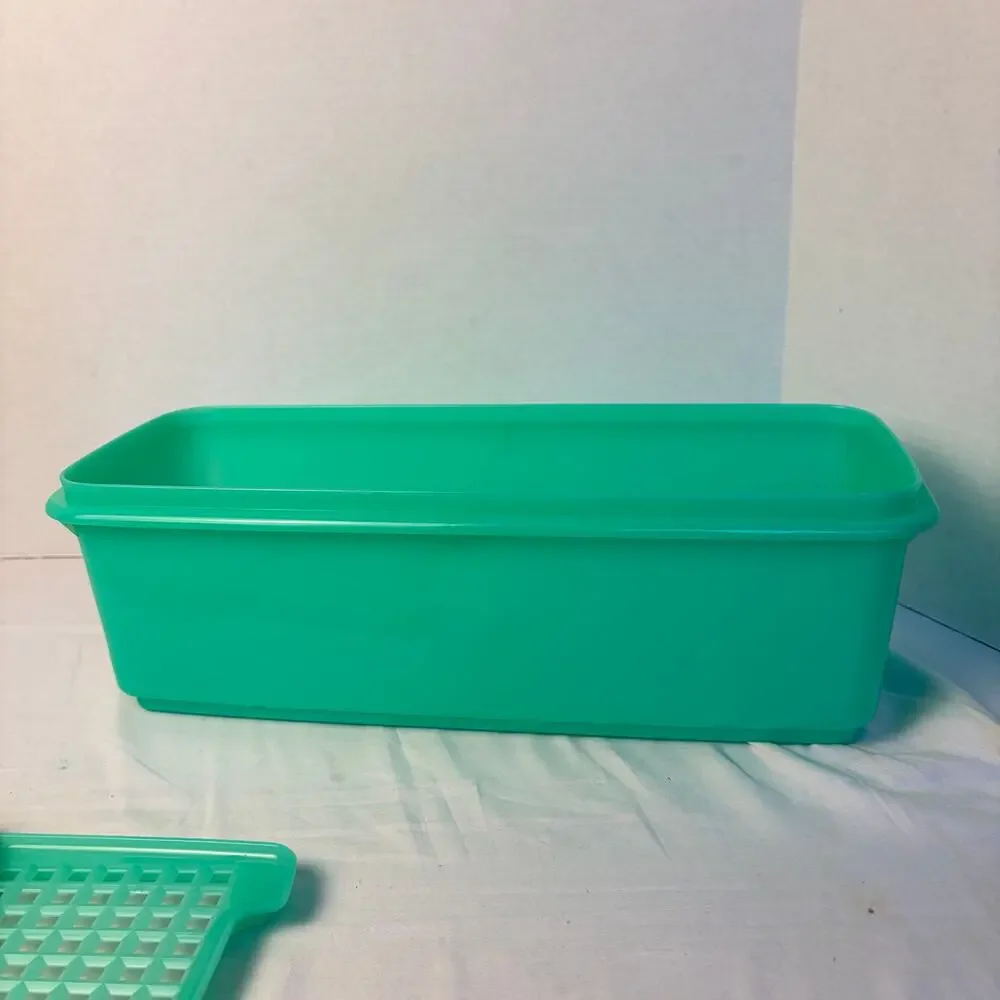 VTG Tupperware jadeite green large rectangle storage box celery bread keeper 782